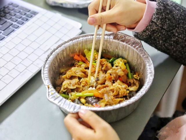 Решения без использования древесины Ведущая эволюция одноразовой посуды