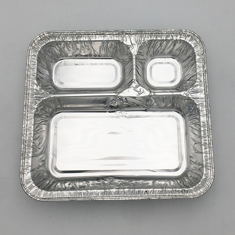 Большая пластина из алюминиевой фольги с тремя сетками
